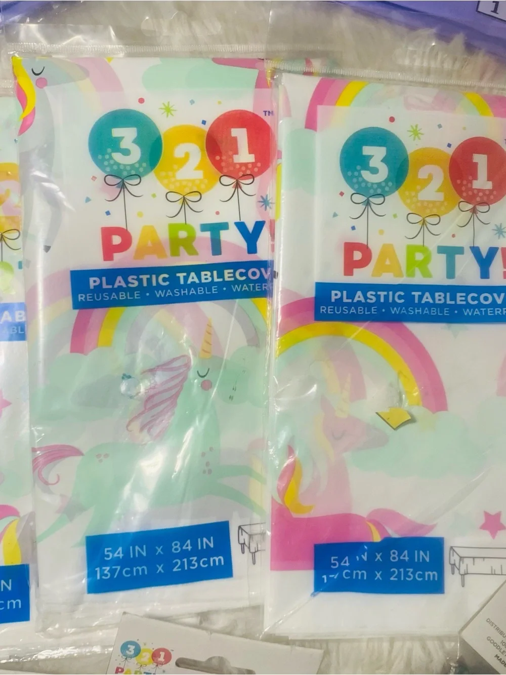 3-2-1 Party Pastel Purple Tablecover and Party 21 Set Unicorn Rainbow